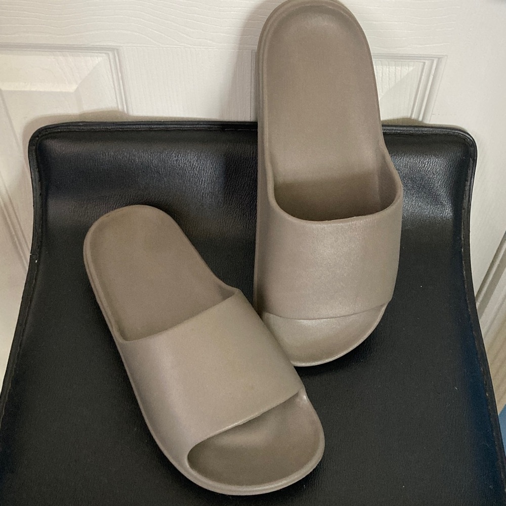 Cloud / Marshmallow Slides Size 40-41